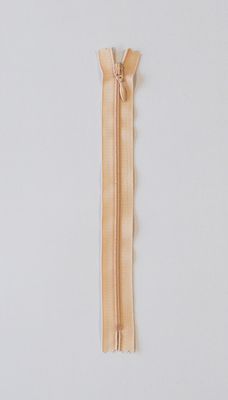 YKK 4MM SPIRAL, FAST F. Pudder 55 CM 4421-55-005