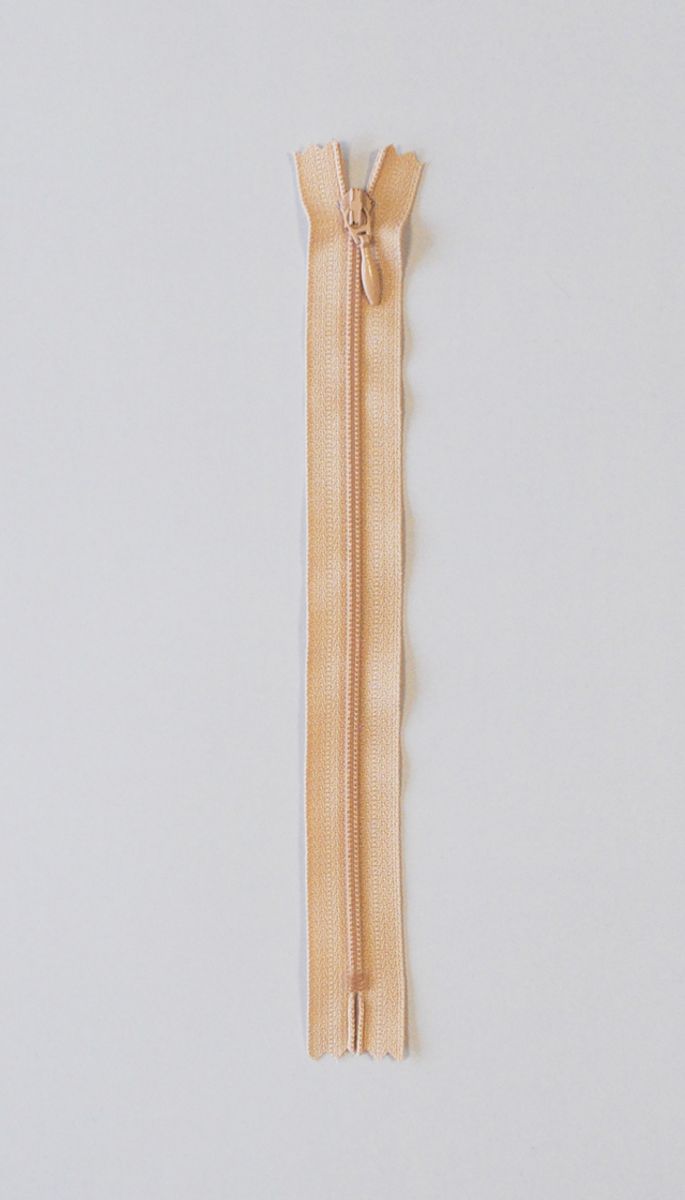 YKK 4MM SPIRAL, FAST F. Pudder 55 CM 4421-55-005