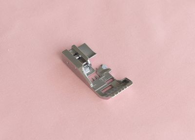 (5A17) Baby Lock Standardfot Gr.9B