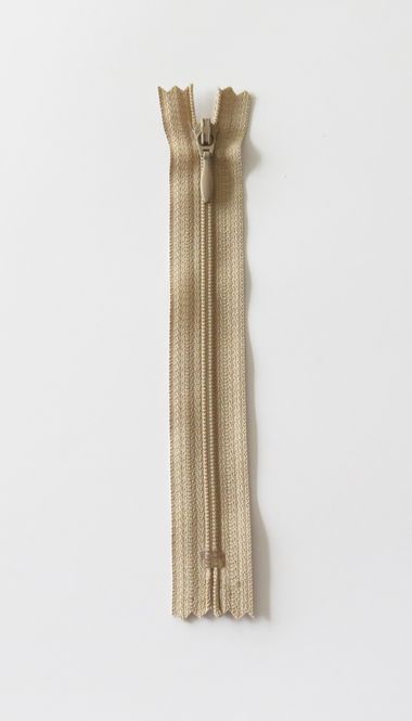 Hovedbilde YKK 4MM SPIRAL, FAST F. BEIGE 50 CM 4421-50-573